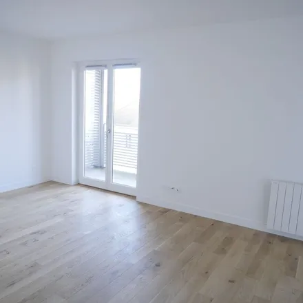 Rent this 1 bed apartment on 23 Rue Général Duhesme in 71100 Chalon-sur-Saône, France