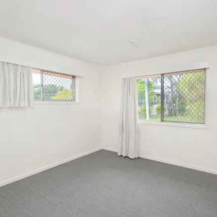 Image 2 - 33 Coolmunda Street, Mansfield QLD 4122, Australia - Apartment for rent