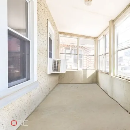 Image 7 - 8711 Avenue L, New York, NY 11236, USA - House for sale