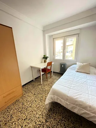 Rent this 1 bed room on Avenida de Navarra in 50010 Zaragoza, Spain