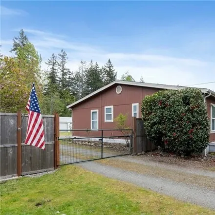 Buy this studio apartment on 20119 120th Avenue East in Graham, WA 98338