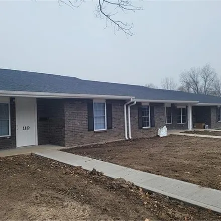 Image 3 - 112 Virginia Street, Sweet Springs, Saline County, MO 65351, USA - House for sale