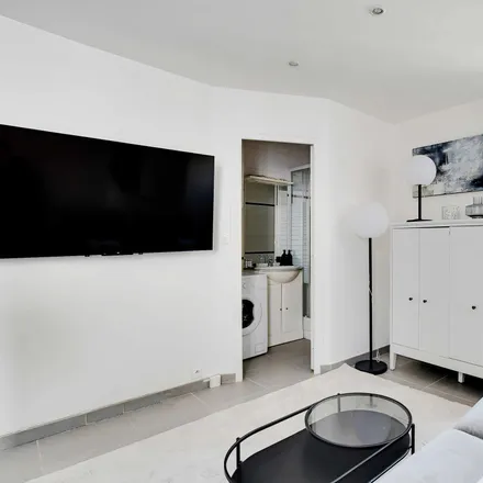 Rent this 1 bed apartment on 70 Rue de Lévis in 75017 Paris, France