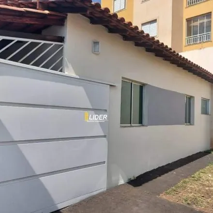 Buy this 3 bed house on Rua Márcio Ribeiro da Silva in Chácaras Tubalina e Quartel, Uberlândia - MG