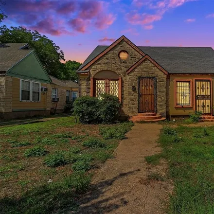 Buy this 3 bed house on 909 East Waco Avenue in Dallas, TX 75216