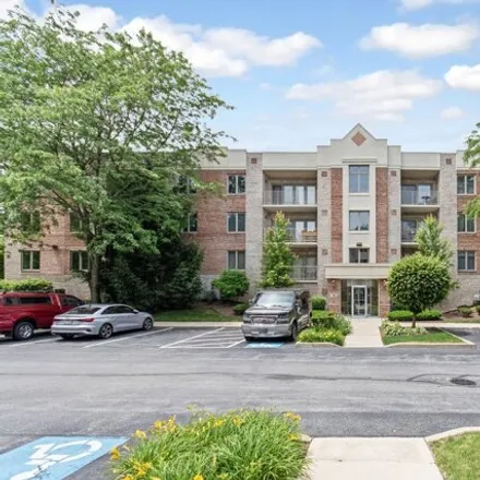 Buy this 3 bed condo on 7841 W 157th St Unit 202 in Orland Park, Illinois
