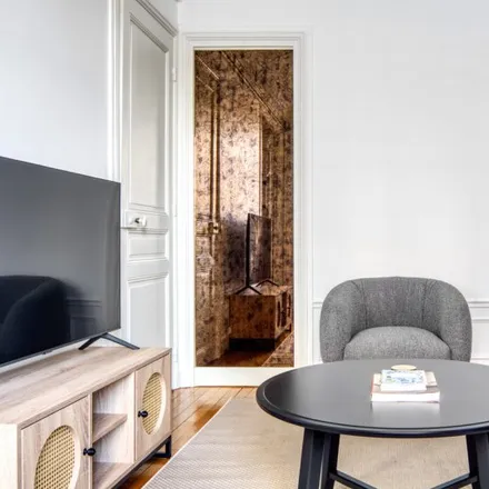 Image 2 - 50 Rue Truffaut, 75017 Paris, France - Apartment for rent