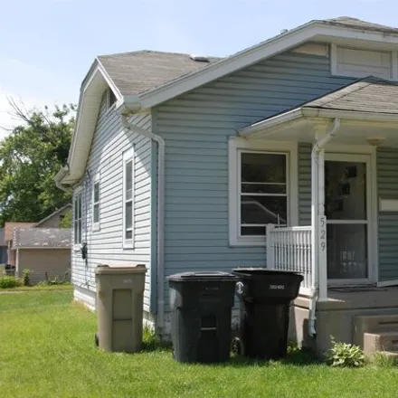Buy this 2 bed house on 529 S 33rd St in South Bend, Indiana