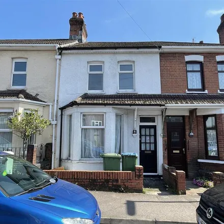 Rent this 3 bed townhouse on 30 Lower Mortimer Road in Southampton, SO19 2HF