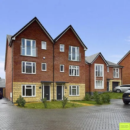Buy this 4 bed duplex on unnamed road in Old Tupton, S45 9FS