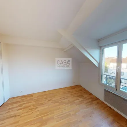 Rent this 3 bed apartment on 36 Avenue de la Division Leclerc in 93000 Bobigny, France