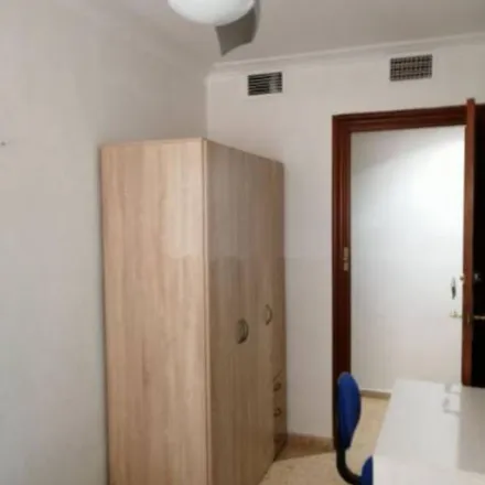 Rent this 3 bed apartment on calle Gadea in 03009 Alicante, Spain