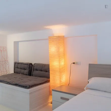 Image 8 - Bar Gulia Trattoria, Via Desenzano, 20146 Milan MI, Italy - Apartment for rent