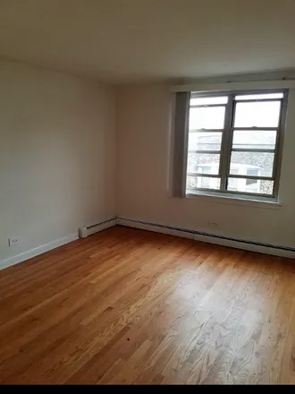 Image 7 - 3710 North Pine Grove Avenue - Apartment for rent