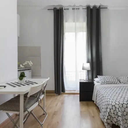 Rent this studio apartment on Compostela in Calle de Serrano Jover, 6