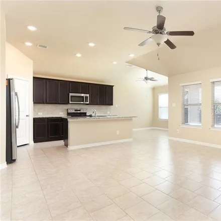 Image 3 - 5611 Briar Knoll, New Braunfels, TX 78132, USA - House for sale