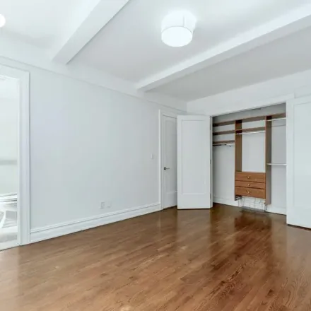 Image 3 - The Hermitage, 41 West 72nd Street, New York, NY 10023, USA - Apartment for rent