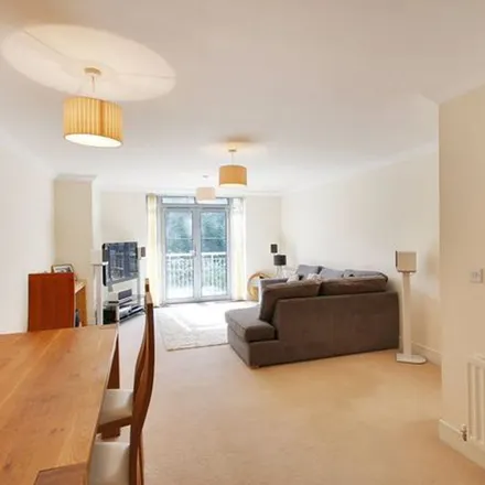 Rent this 2 bed apartment on Linden Fields in Royal Tunbridge Wells, TN2 5QX