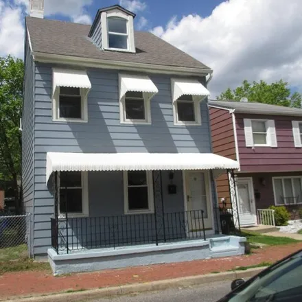 Buy this 5 bed house on 49 West Pearl Street in Burlington, NJ 08016