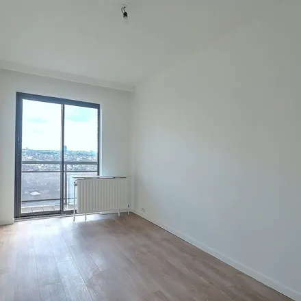Rent this 3 bed apartment on Avenue des Nerviens - Nerviërslaan 79 in 1040 Etterbeek, Belgium