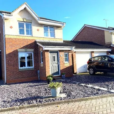 Buy this 3 bed house on Farthing Drive in Hull, HU7 3LD
