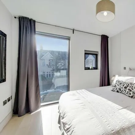 Image 7 - 34, 36 Revelstoke Road, London, SW18 5NJ, United Kingdom - Apartment for rent