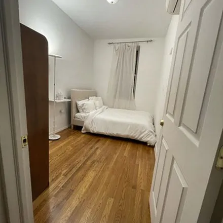 Rent this 3 bed apartment on Saint Nicholas Avenue & West 125th Street in Saint Nicholas Avenue, New York