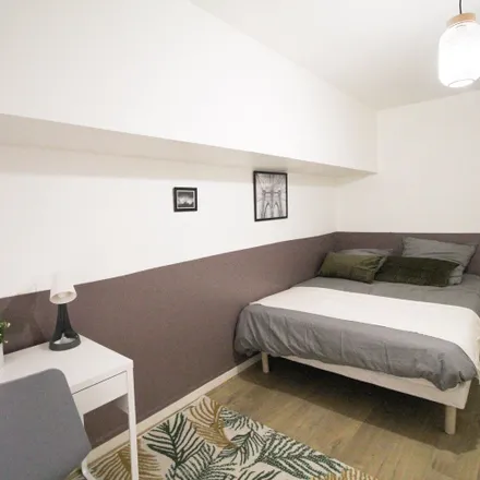 Rent this 1 bed apartment on Centre Scolaire Aux Lazaristes in Montée Saint-Barthélémy, 69005 Lyon