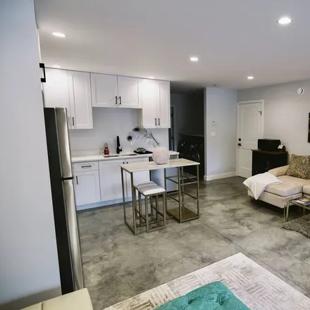 Rent this 1 bed apartment on Nelson in BC V1L 3N4, Canada