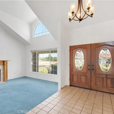 Image 5 - 18163 Lakeview Drive, San Bernardino County, CA 92395, USA - House for sale