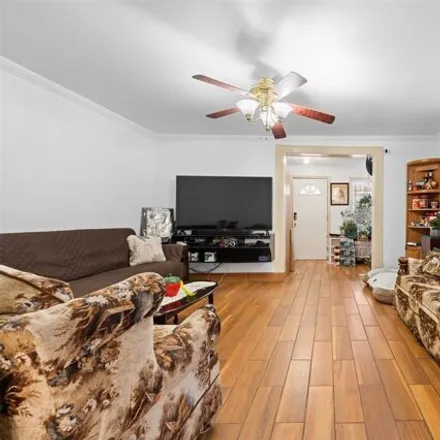 Image 4 - 86-16 130th Street, New York, NY 11418, USA - House for sale
