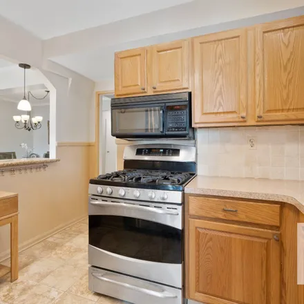 Image 2 - 131 74th Street, New York, NY 11209, USA - Apartment for sale