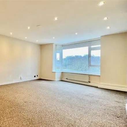 Image 2 - Crescent Road, London, E4 6AY, United Kingdom - Apartment for sale