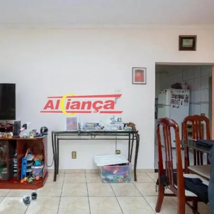 Rent this 3 bed house on Rua Cachoeira 2306 in Picanço, Guarulhos - SP