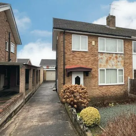 Buy this 3 bed duplex on Muirfield Close in Tapton, S41 0SS