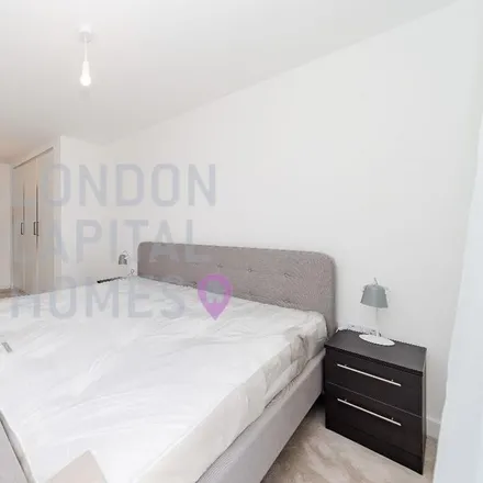 Image 5 - Springfield Gardens, London, NW9 0RS, United Kingdom - Apartment for rent