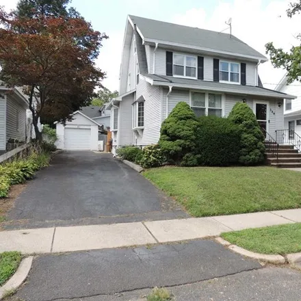 Rent this 3 bed house on 589 Edel Avenue in Bergen County, NJ 07607