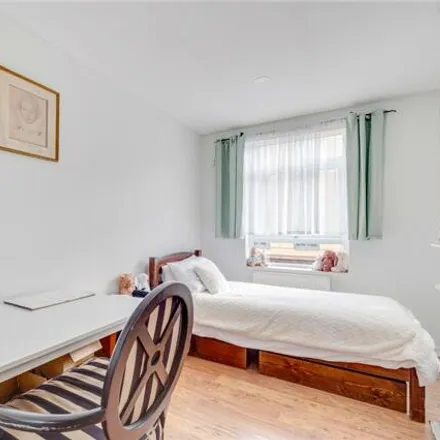 Image 4 - 23 Wyfold Road, London, SW6 6SE, United Kingdom - Apartment for sale