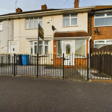 Buy this 3 bed townhouse on Milne Road in Hull, HU9 4WB