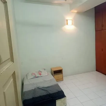 Rent this 1 bed apartment on Jalan Tempinis 1 in Taman Lucky, 59100 Kuala Lumpur