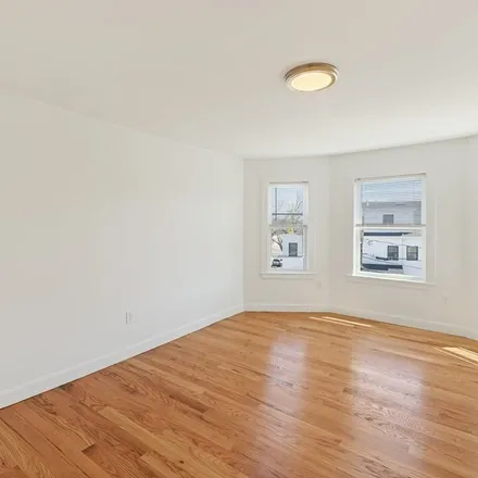 Image 4 - 216 Broadway, Arlington, MA 02474, USA - Apartment for rent