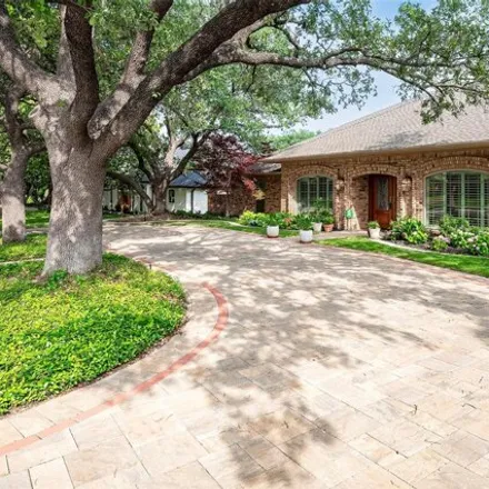 Image 2 - 7702 Pennyburn Drive, Dallas, TX 75248, USA - House for sale