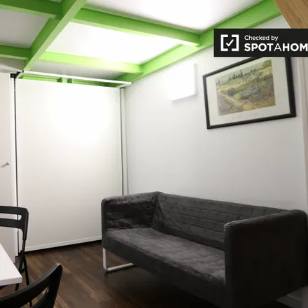 Rent this studio apartment on Madrid in Calle de Jesús y María, 32