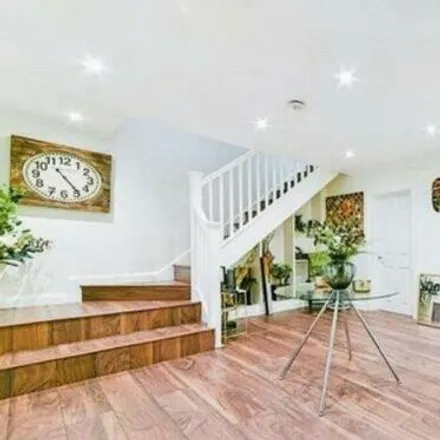 Image 5 - Wandle Court, Wandle Court Gardens, London, CR0 4SR, United Kingdom - House for sale