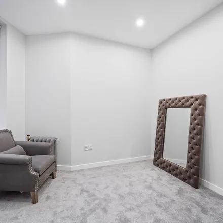 Rent this 4 bed apartment on Vivian Court in 128-134 Maida Vale, London