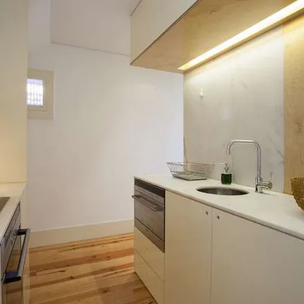 Rent this 1 bed apartment on Rua dos Mártires da Liberdade 154 in 4050-363 Porto, Portugal
