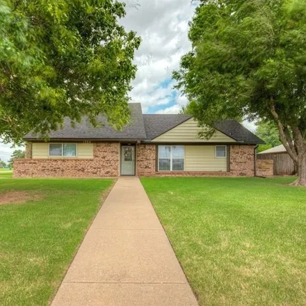 Buy this 3 bed house on 1724 W Elm St in El Reno, Oklahoma
