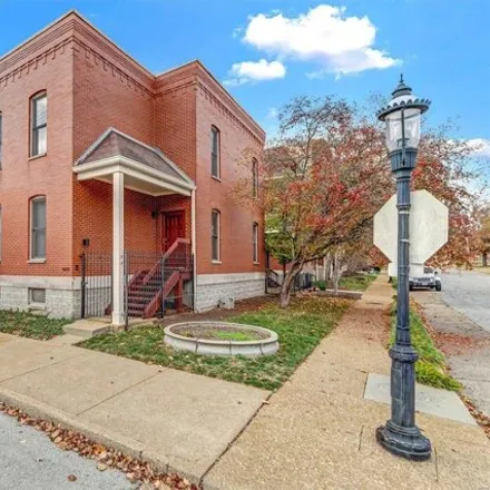 Buy this 2 bed house on 1655 Menard Street in St. Louis, MO 63104