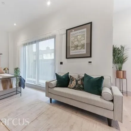 Buy this studio apartment on Imperial Court in 40 Station Road, London