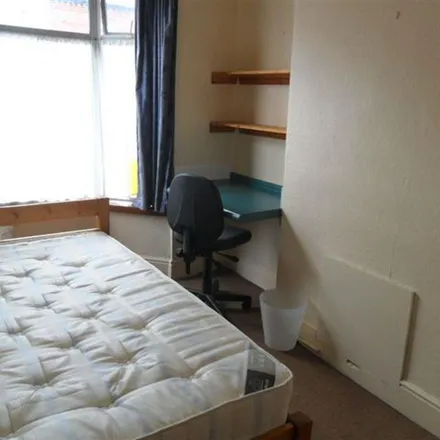 Image 2 - 48 Harrow Road, Selly Oak, B29 7DW, United Kingdom - Apartment for rent